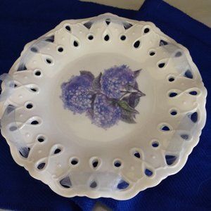 Beautiful 8"d Decorative Plate
